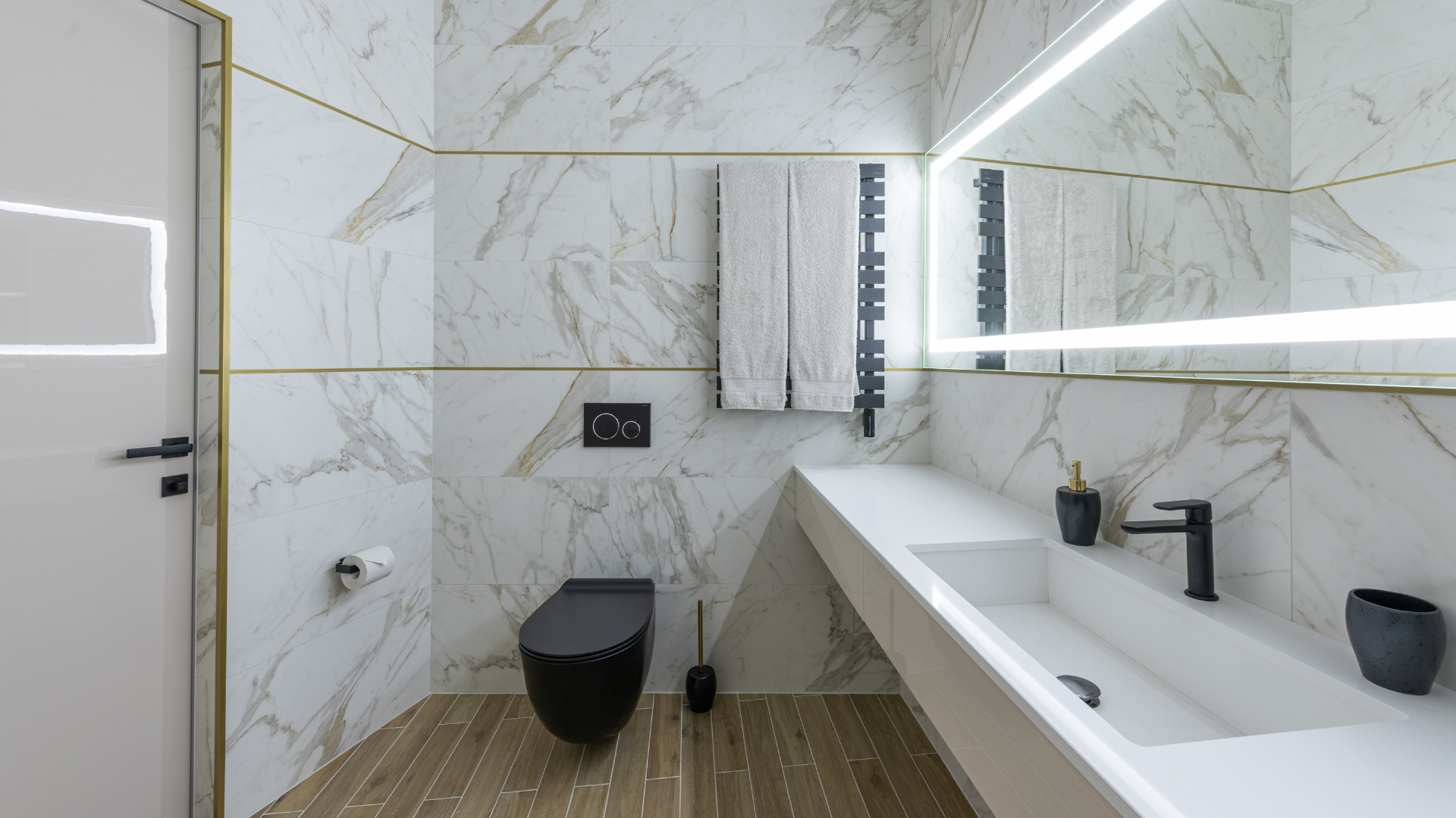 Parquet et salle de bain : les...
